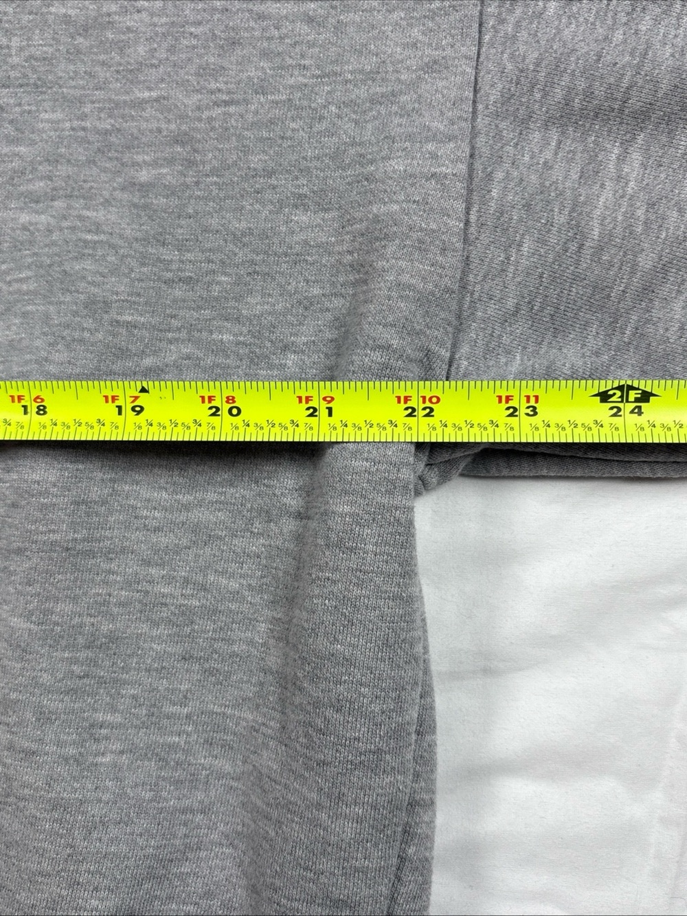 ALO Yoga Woman’s Light Gray Crewneck Sweatshirt - Picture 5 of 7